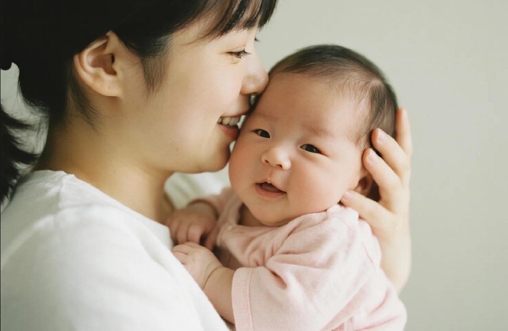 #育儿补贴新政落地# 中伏将至，这份科学护肤指南助宝妈从容度夏